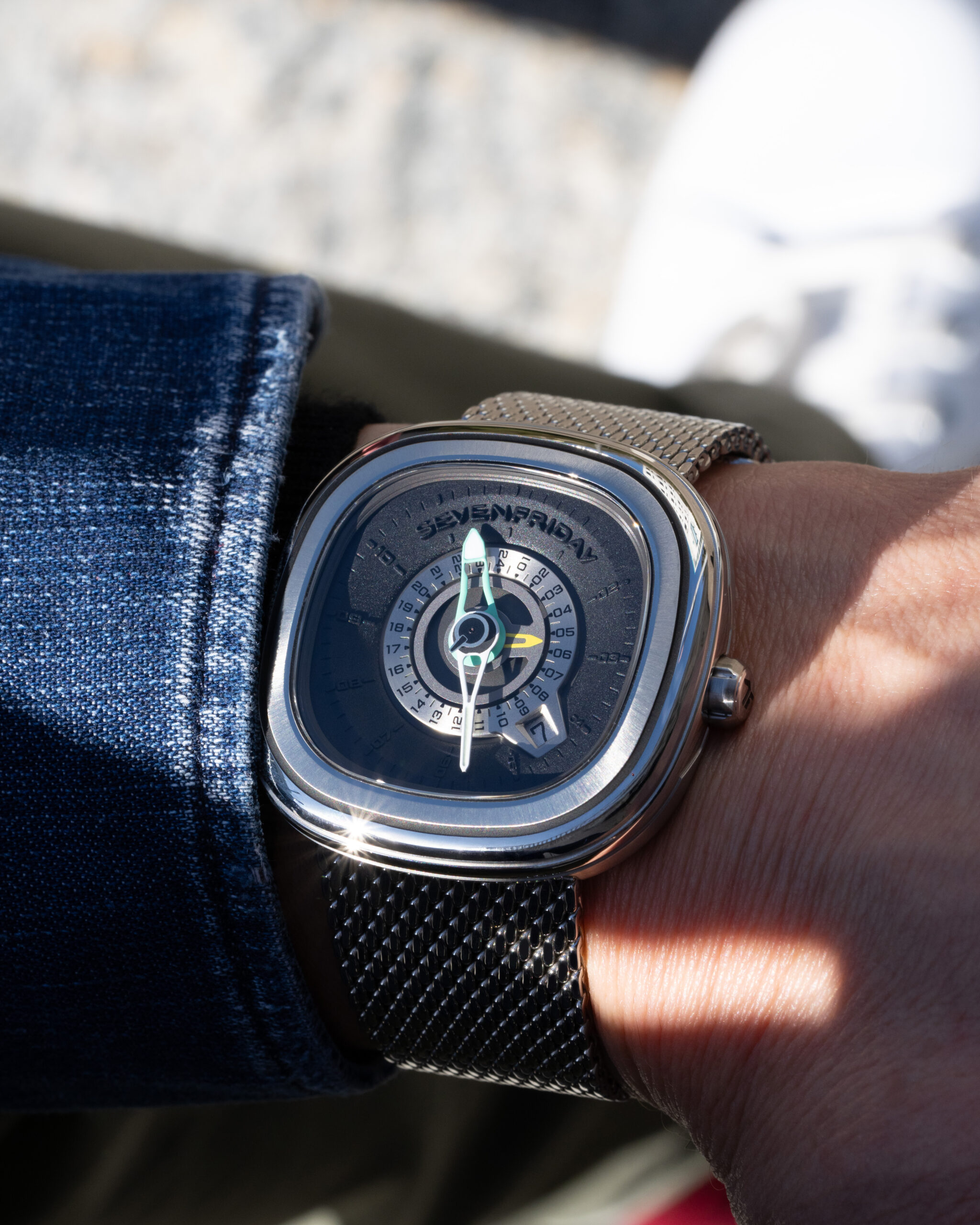 SEVENFRIDAY_WATCH_PG_Series_PG1_01M_LIFESTYLESHOT_11