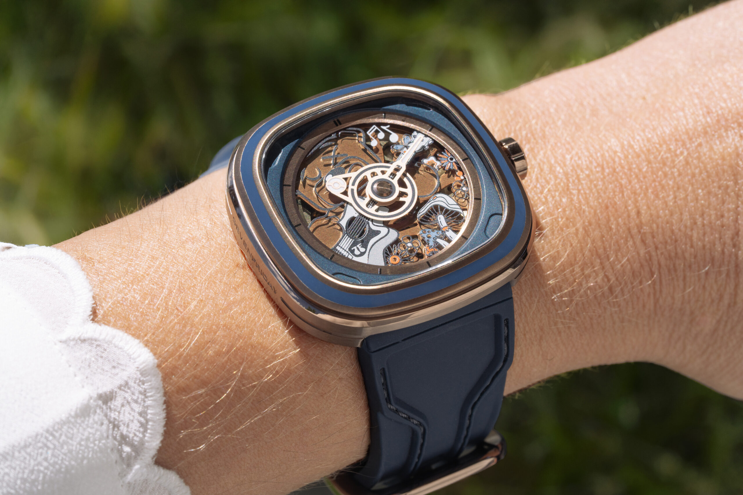 SEVENFRIDAY_WATCH_T_Series_T2_08RileyMusic_LIFESTYLESHOT_6 resize